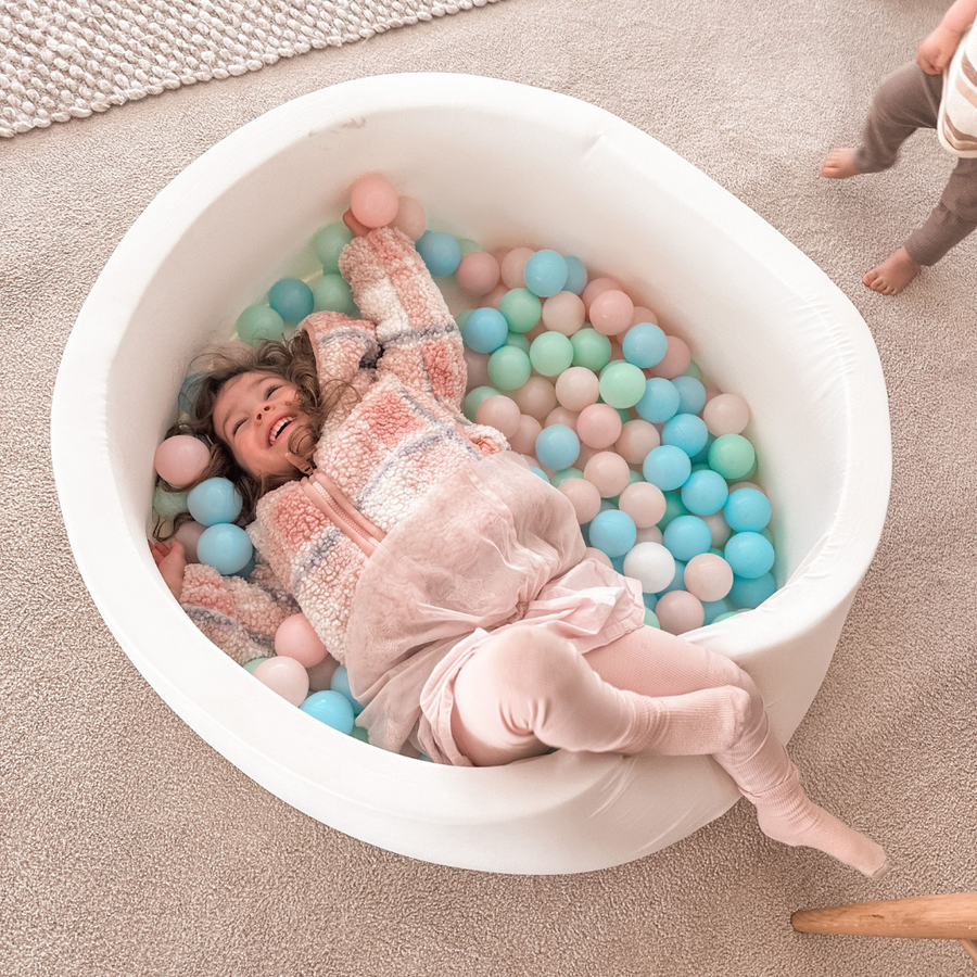 Ball pits & mats