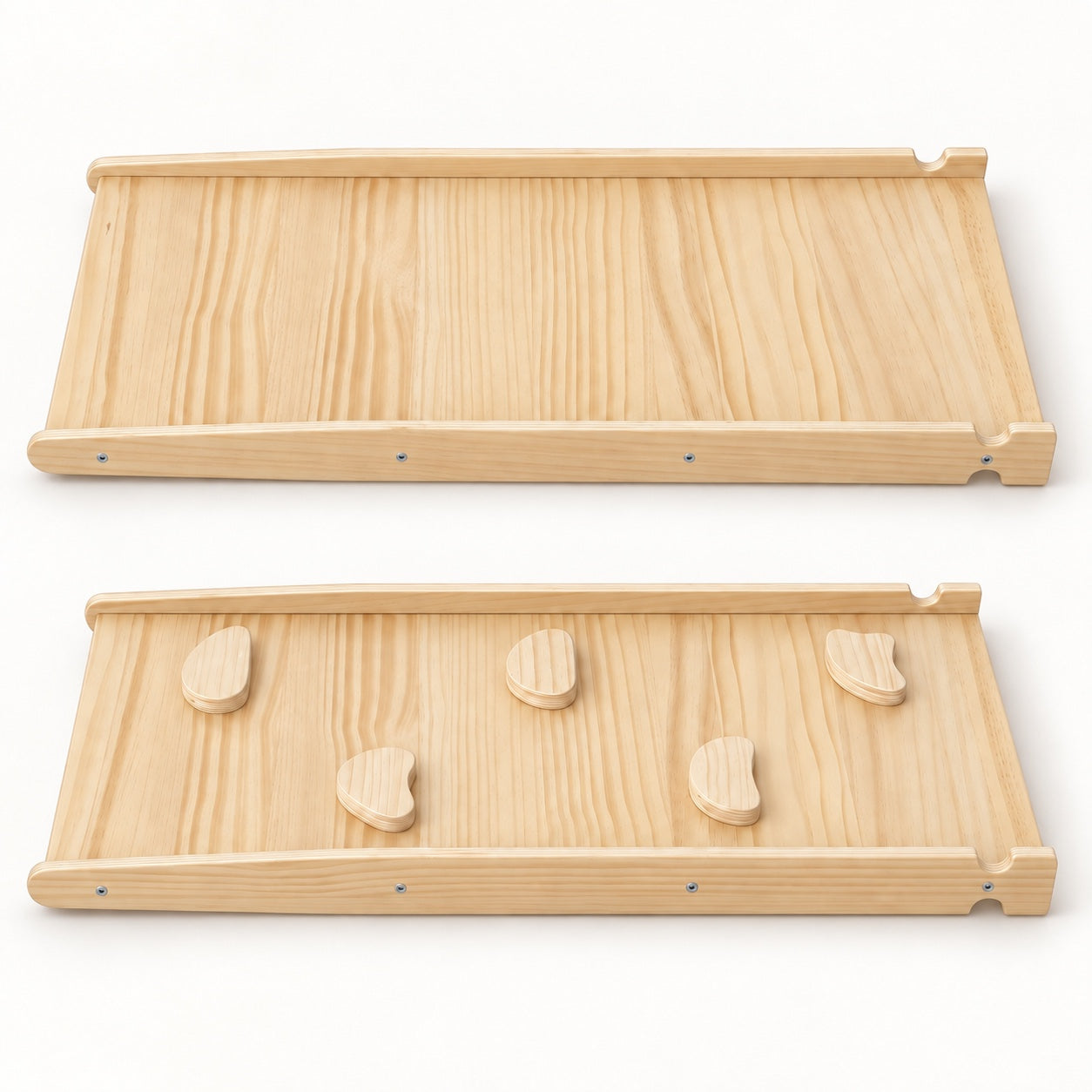 Both surfaces of the reversible ramp